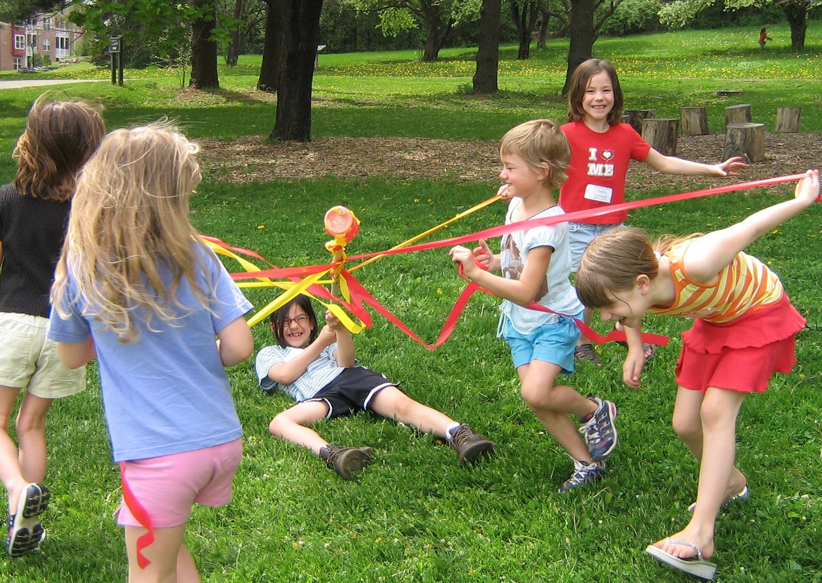 Развлечения на воздухе. Уличные игры для детей. Спортивные развлечения в детском саду летом. Коллективные игры для детей. Уличные игры летом.